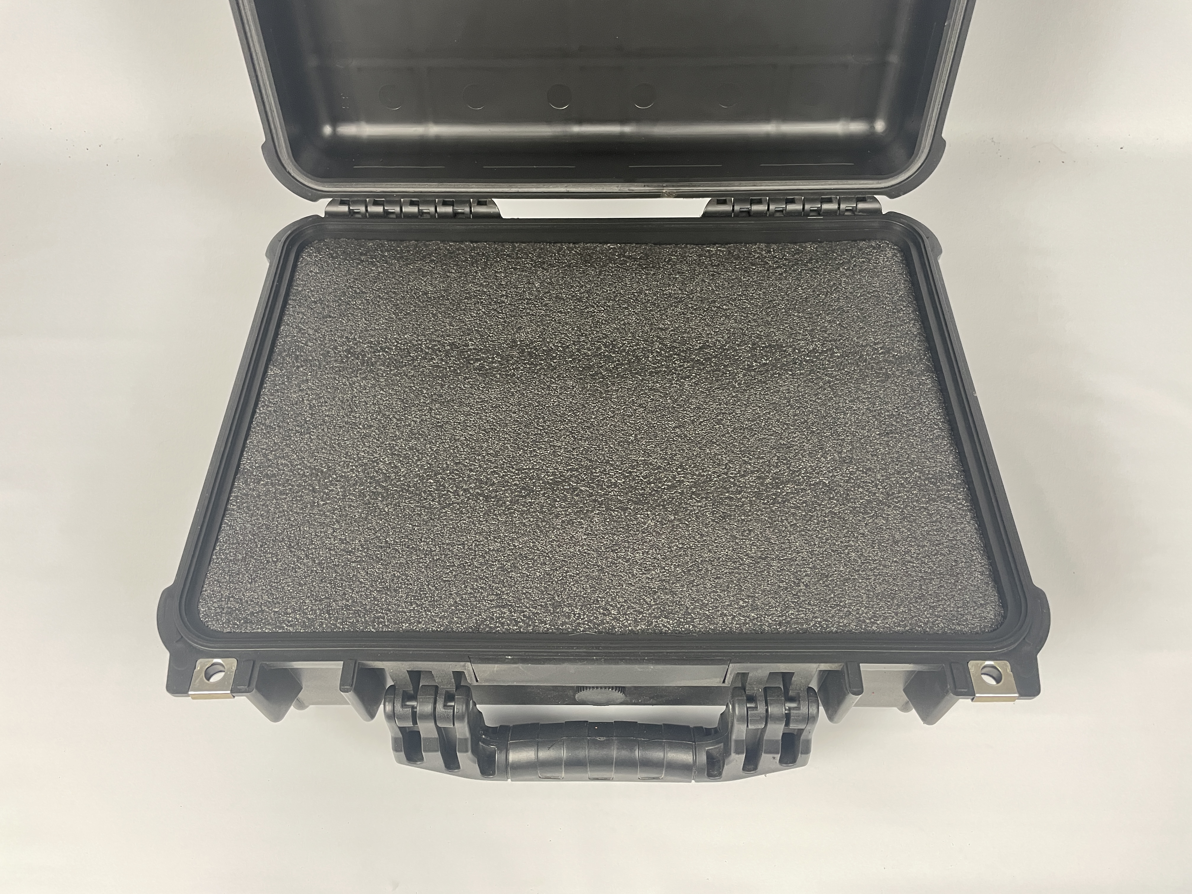 How to replace your drone case foam, Apache 3800, pelican case 